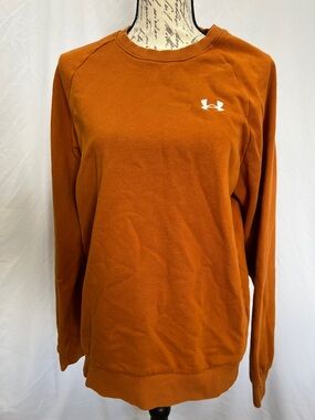 Golden Under Armour crew neck pullover sweatshirt women’s medium